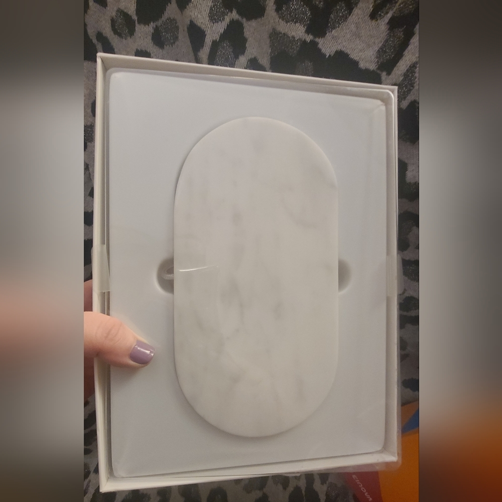 New Einova Marble Dual Wireless Charger